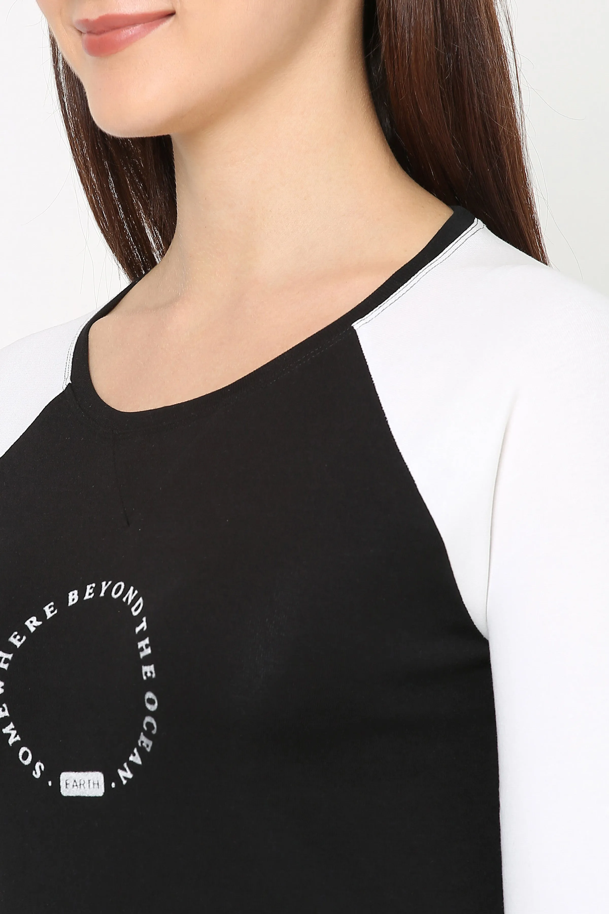 BOAT NECK RAGLAN SLEEVE PRINTED COTTON CROP TEE