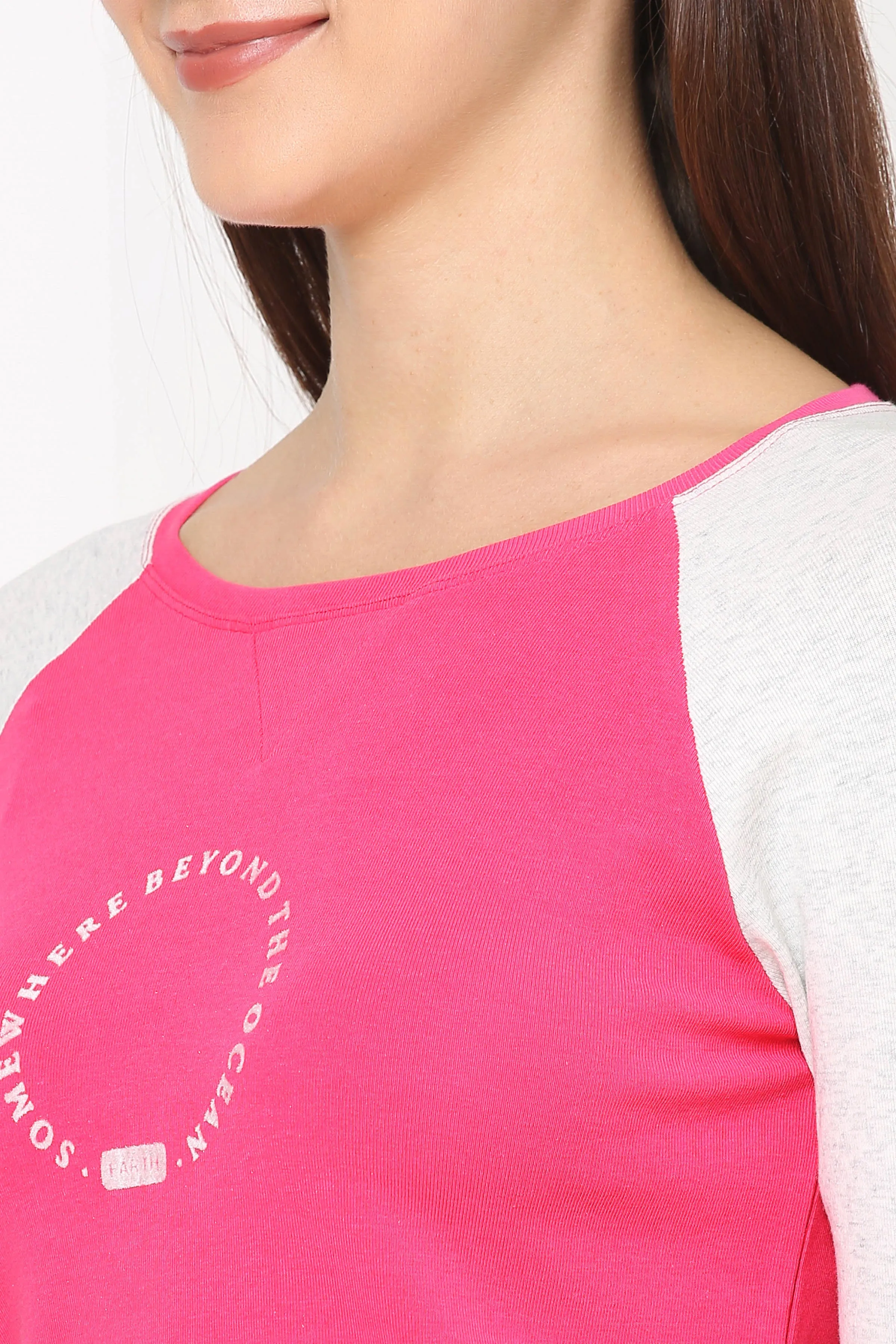 BOAT NECK RAGLAN SLEEVE PRINTED COTTON CROP TEE