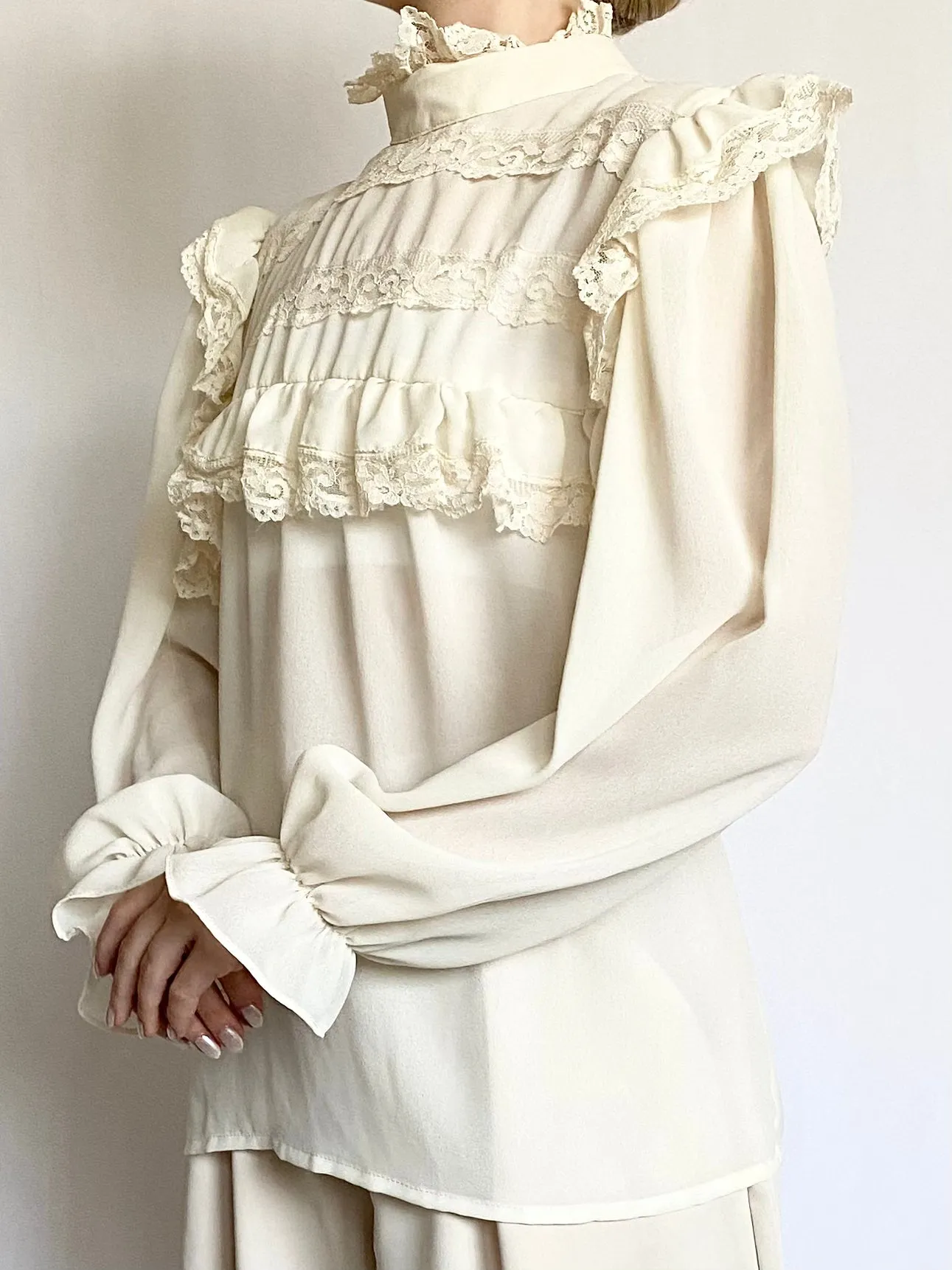 Poet Sleeve Lace Ruffle 1970s Blouse (M)