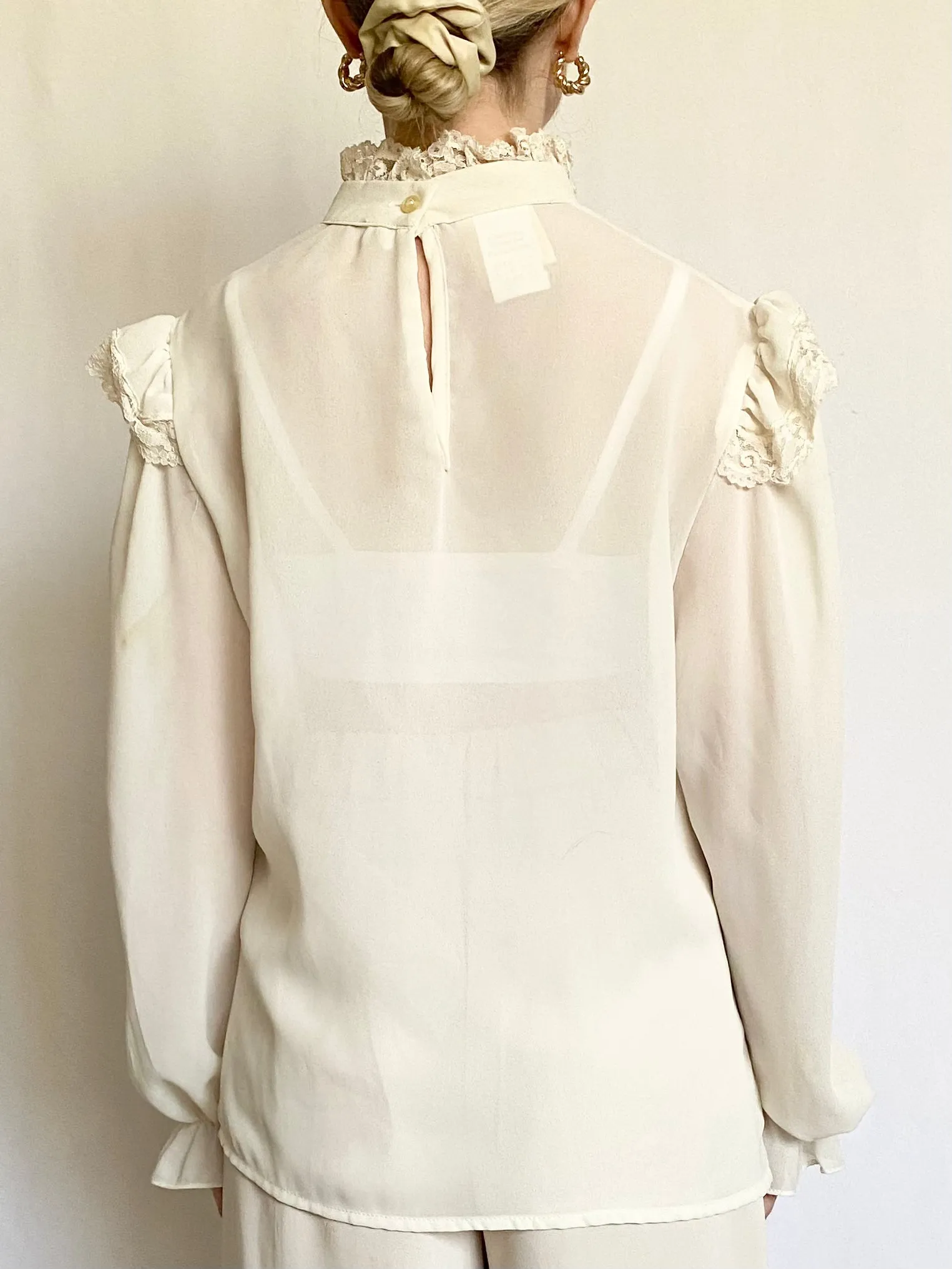 Poet Sleeve Lace Ruffle 1970s Blouse (M)